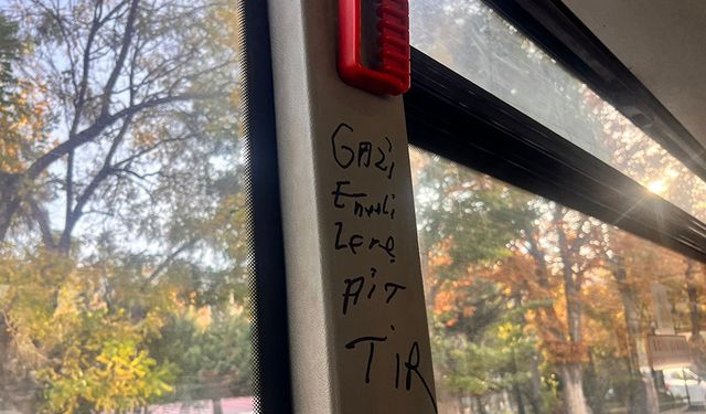 Eskişehir'de otobüste dikkat çeken tepki yazısı