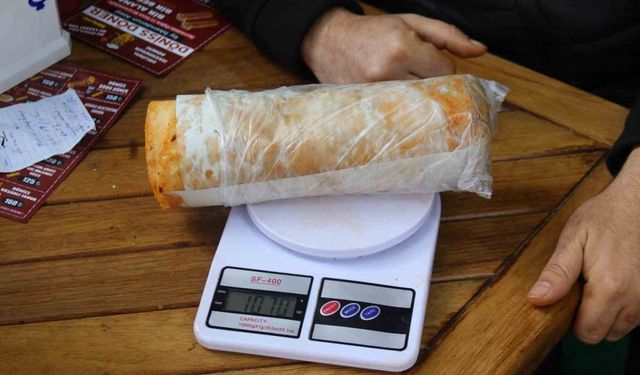 Eskişehir'deki bu dürüm rekor kırıyor: Önündeki kuyruk bitmiyor!