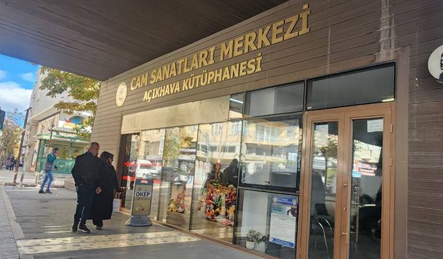 Eskişehir'de Cam Sanatları Merkezi ve Açıkhava Kütüphanesi'ne ilgi büyük