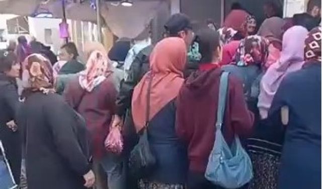 Eskişehir'de ücretsiz dağıtılınca halk kapıştı!