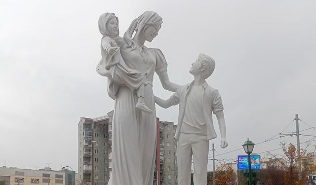 Eskişehir'in simgesi oldu: Fotoğraf çektirmeden geçmiyorlar!