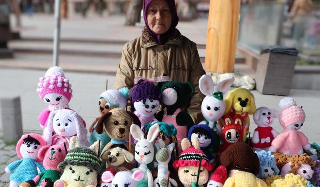 Tarihi Odunpazarı’nda el emeği ürünler yabancı turistlerin gözdesi