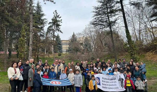 Sporcular ve aileleri çok sayıda fidan dikti