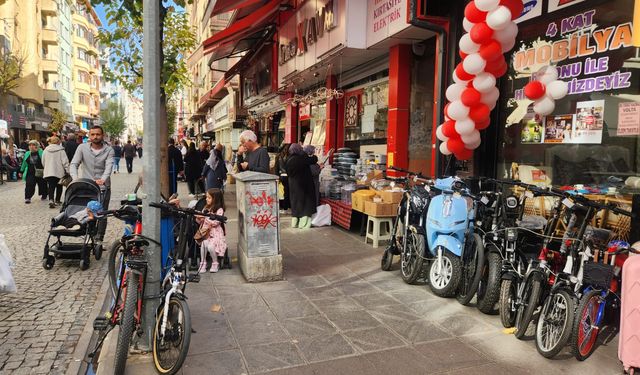 Eskişehir’de kaldırımlar yine işgal altında!