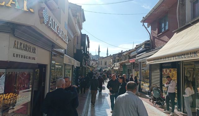 Eskişehir Kuyumcular Çarşısı'ndaki yoğunluk dikkat çekti