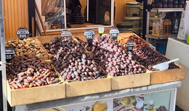 Eskişehir'de vatandaş gramla kuruyemiş alıyor!