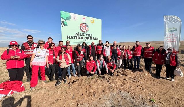 Eskişehir Kızılay gönüllülerinden fidan seferberliği!