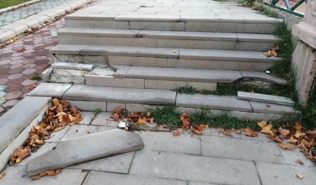 Eskişehir'e yakışmayan görüntü: Vandallar bu hale getirdi!