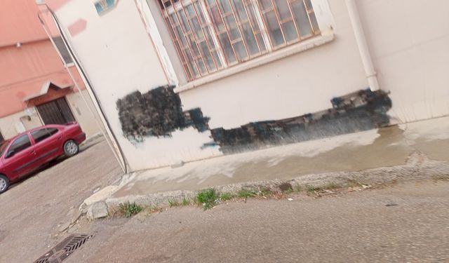 Eskişehir'de vandallar kent estetiğini bozuyor!