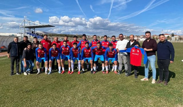 Kırkaspor’a eşofman desteği geldi