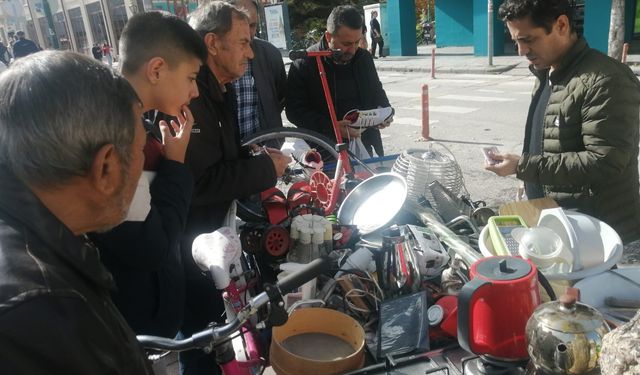 Eskişehir'ce seyyar tezgah meraklıların akınına uğradı