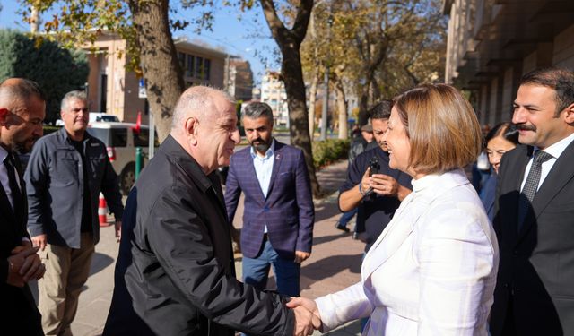 Ümit Özdağ'dan  Ayşe Ünlüce’ye ziyaret