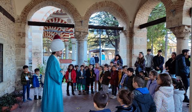 Anadolu Üniversitesi öğrencileri Kurşunlu Külliyesi’ni inceledi