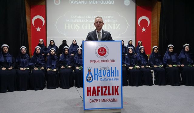 Kütahya Tavşanlı’da hafızlık merasimi yoğun ilgi gördü