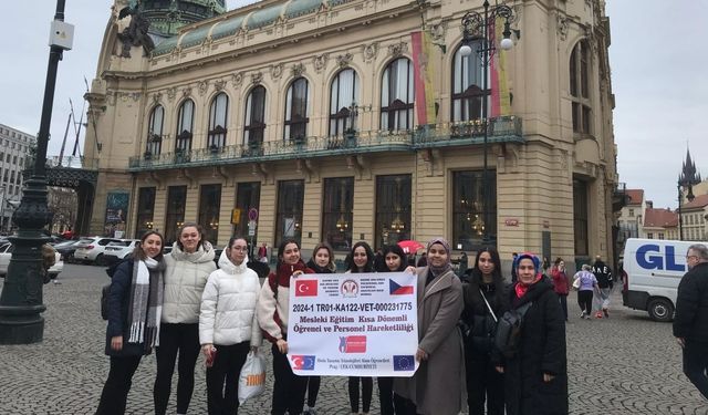 Bilecikli tekstil öğrencilere Prag’da mesleki eğitim