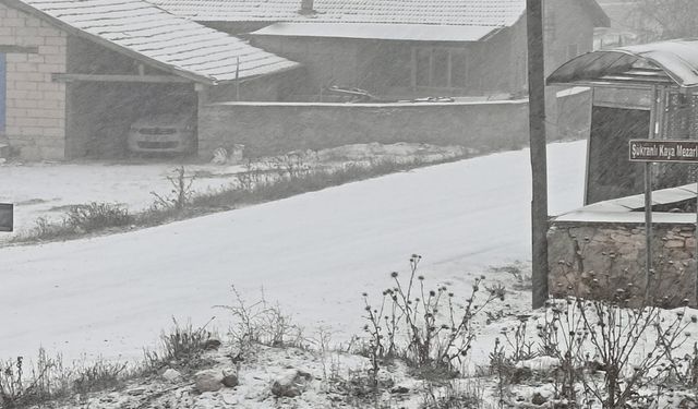 Eskişehir kırsalı da beyaz örtüyle kaplandı!