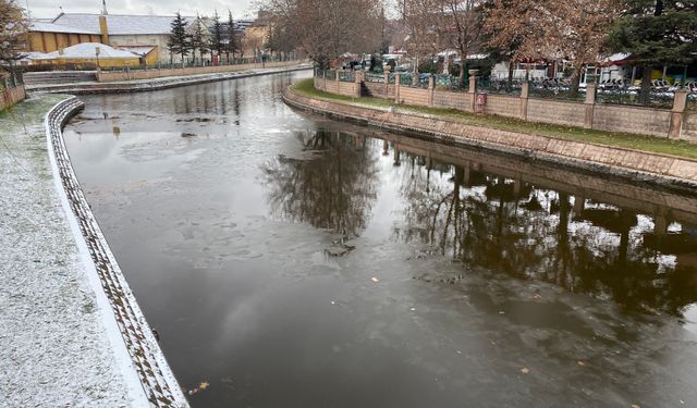 Eskişehir'de kar yağışı sonrası sokaklar buz pisti!