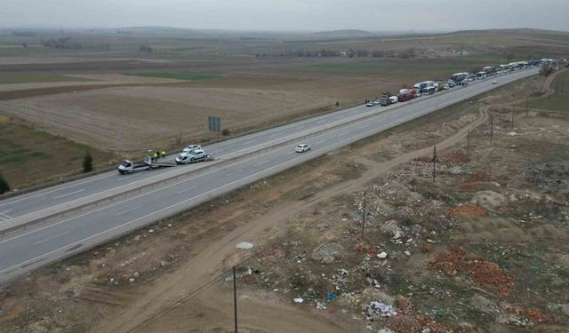 Afyon'daki kaza sonucunda ulaşım tek yönlü kapandı!