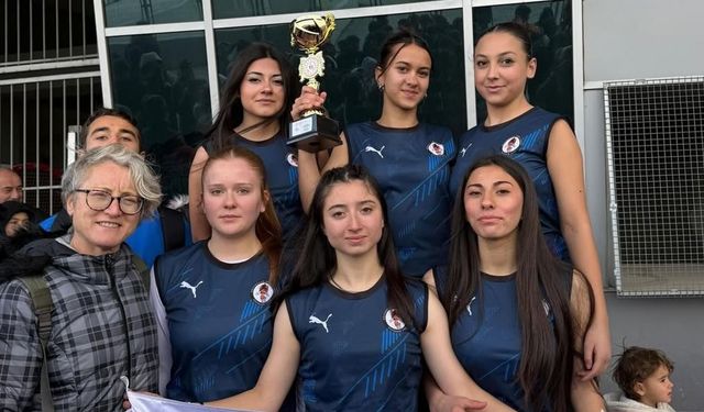 Eğitimciler krosta da kupayı aldı