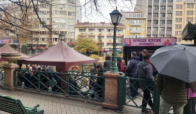 Eskişehir'de sıcaklık düşse de turistlerin gözdesi!