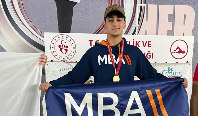Altın madalyaya kulaç attı