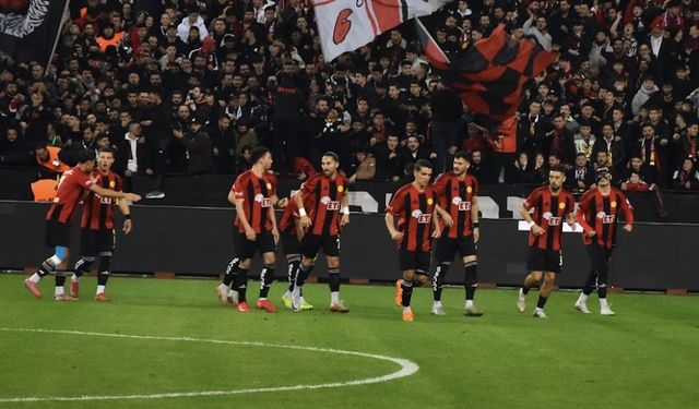 Eskişehirspor liderle karşılaşacak: Maç canlı yayında!