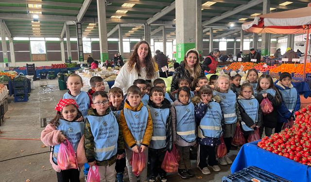 Yerli Malı Haftası'nda Eskişehirli minikler pazarda