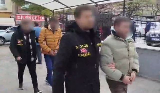 Eskişehir'de kilitli motosikleti çalan 2 şüpheli yakalandı