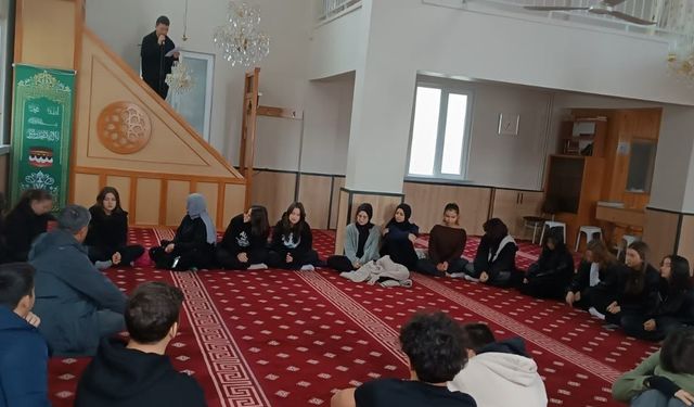 Eskişehir’de öğrenciler ibadet ve değerler eğitiminde bir araya geldi