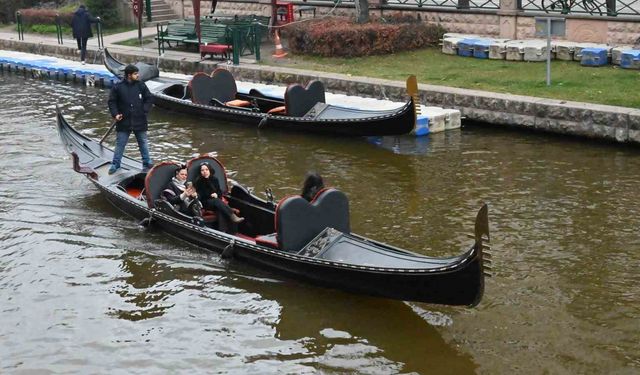 Eskişehir'de dondurucu soğuklara rağmen keyif yaptılar!