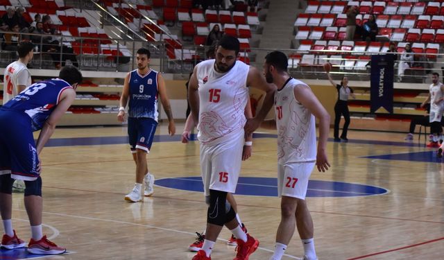 Eskişehir takımının yeni transferi ilk maçında 4 sayı attı