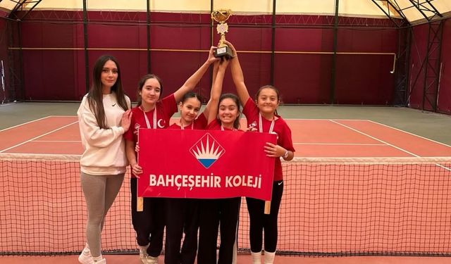 Kortta yıldız kızlar fırtınası esti