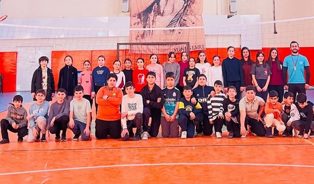 Mihalıççık’ta voleybol heyecanı start aldı
