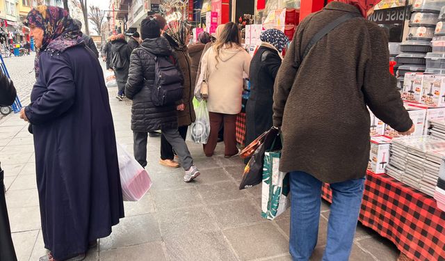 Eskişehir’de gün boyu dolup taşıyor: Yoğun ilgi görüyor!