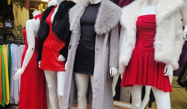 Eskişehir’de yılbaşı alışverişlerinin rengi yine kırmızı!