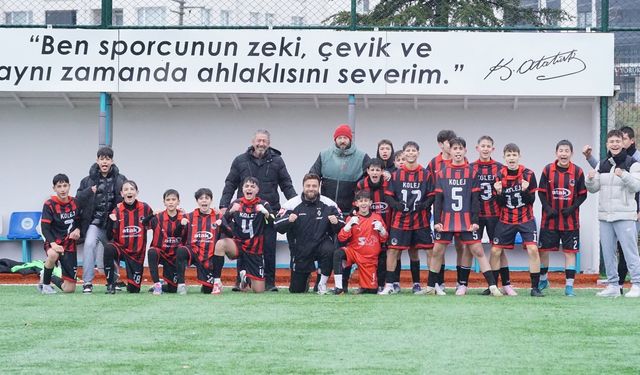 15 takım galibiyetle başladı