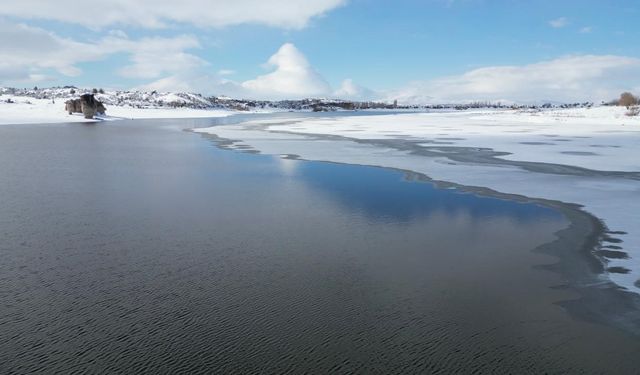 Donan Emre Gölü Frig Vadisi’ni kartpostala çevirdi