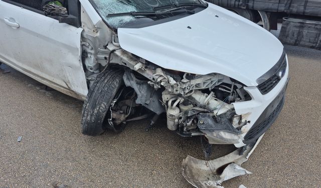 Eskişehir'de kaygan yolda kaza!