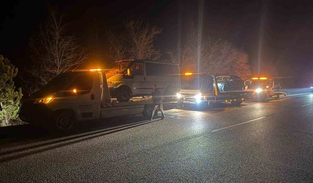 Afyon'da otomobilden inen sürücüye araç çarptı