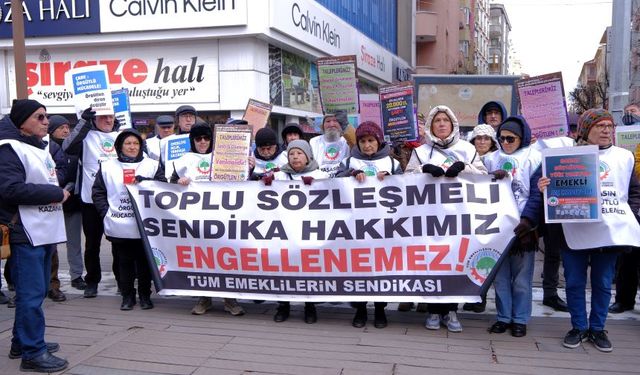 Eskişehir'de emekliler sokakta: "Sadaka değil hakkımızı istiyoruz!"