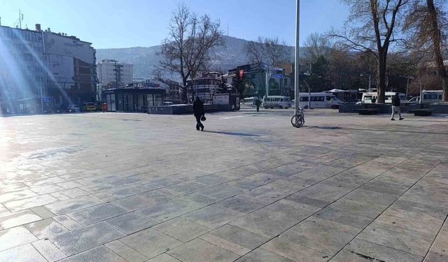 Dondurucu soğuk sonrası Afyon buz kesti!