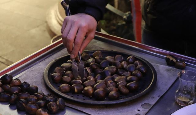 Eskişehir'de yeni yılı eksi 7 dereceyle tezgahında karşıladı!