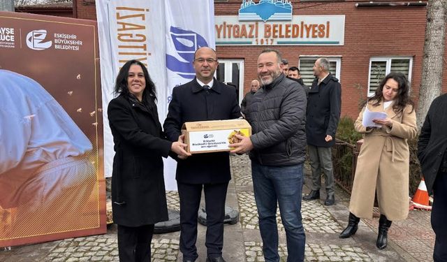 Seyitgazi’de arıcılara Büyükşehir’den kış desteği