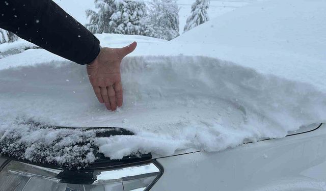 Eskişehir'in ilçesinde yoğun kar hayatı felç etti