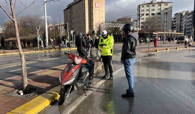 Eskişehir'de motosiklet sürücülerine göz açtırılmadı!