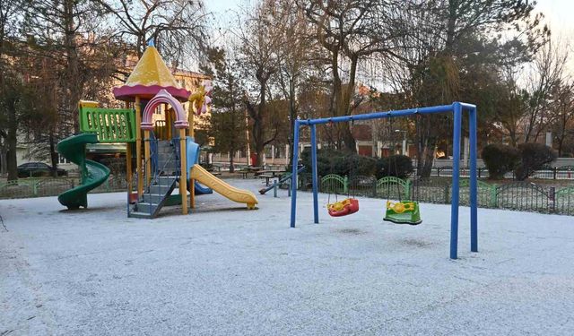 Eskişehir'i ayaz vurdu: Sıcaklık eksi 5'e düştü!