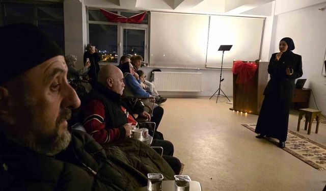 Kütahya'da 'Türk Gencinin Kalp Atışı' Şiir Gecesi düzenlendi