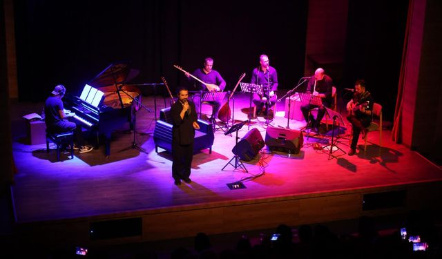 Eskişehir’de Mânidar konseri sanatseverleri büyüledi!