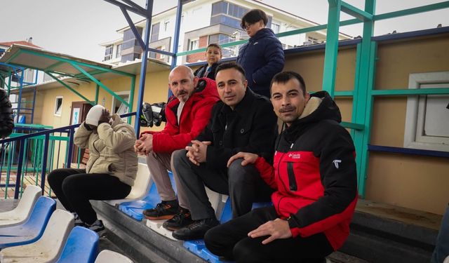 Porsukspor yönetimi futbolcuları yalnız bırakmıyor