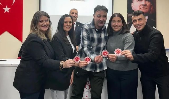 Terfi eden hakemlere kokartları verildi